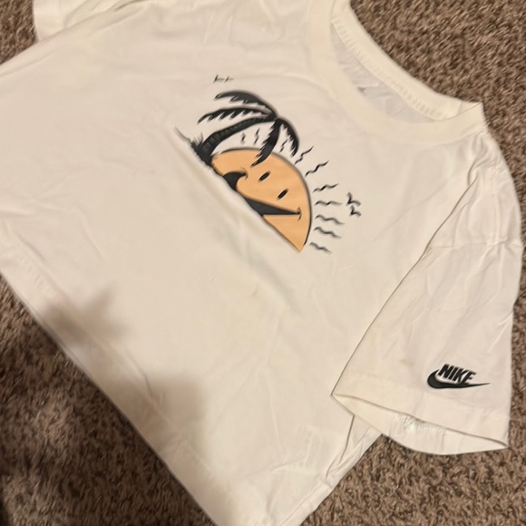 Nike White Graphic Tee with Palm Tree Design - Picture 3 of 3